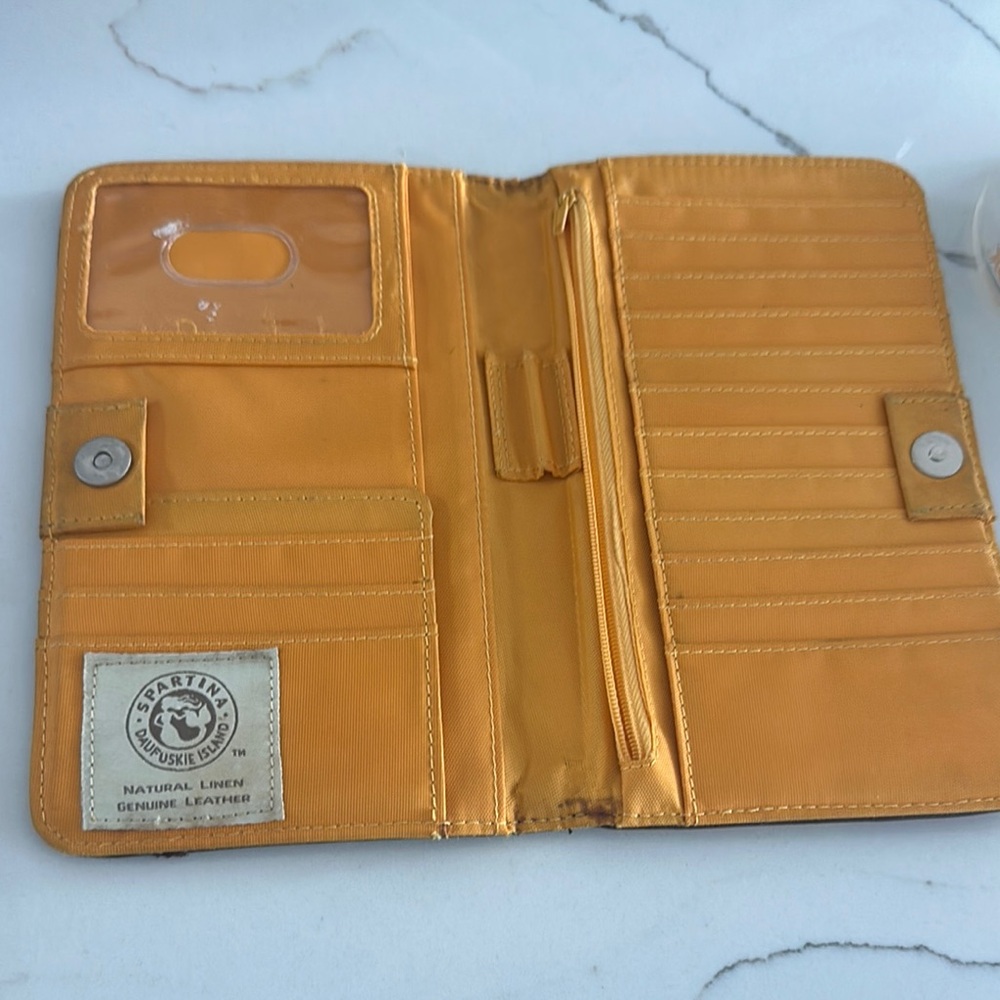 Floral Pattern Wallet with Button Closure - Picture 3 of 4